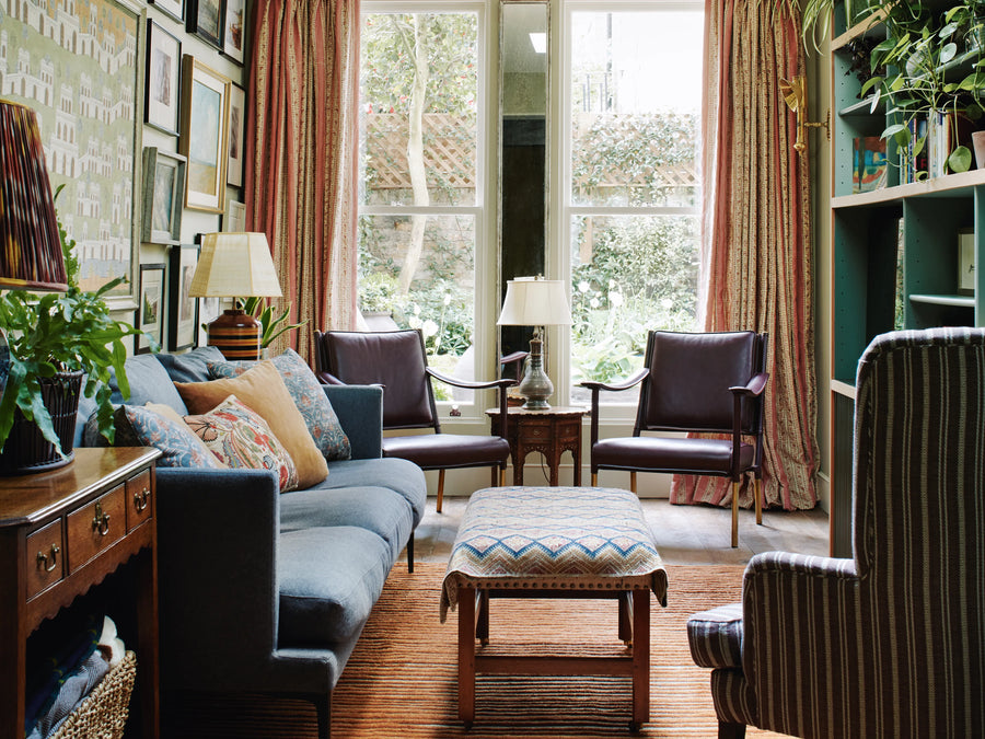 Sofa Layout Ideas for Small Living Rooms (That Actually Work in Real Homes)